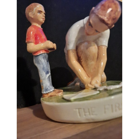 Sebastian Miniatures "First Kite" Signed - Picture 8 of 10